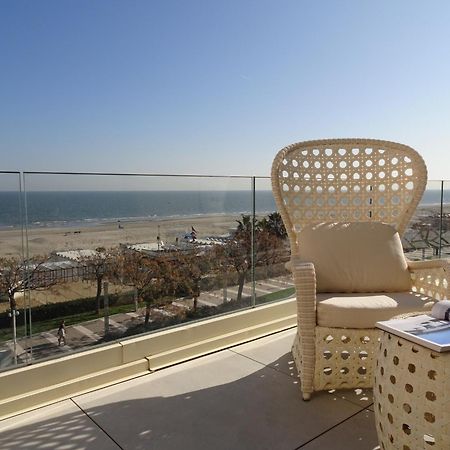 Hotel Promenade **** Riccione Esterno foto