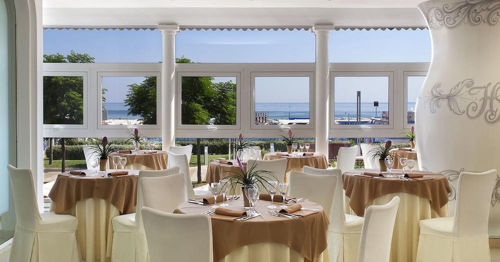 Hotel Promenade **** Riccione Esterno foto