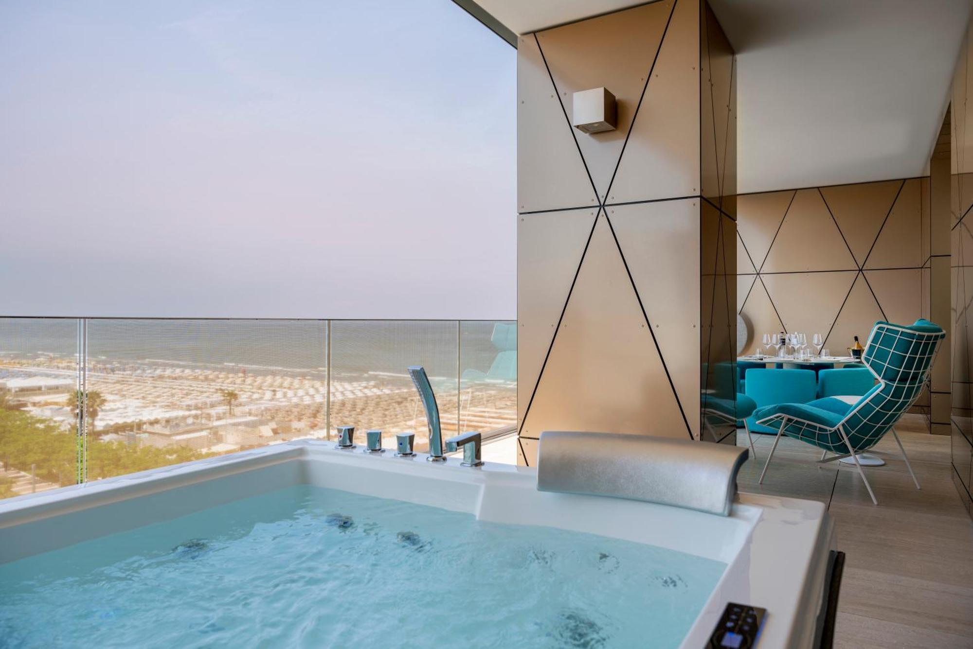 Hotel Promenade **** Riccione Esterno foto